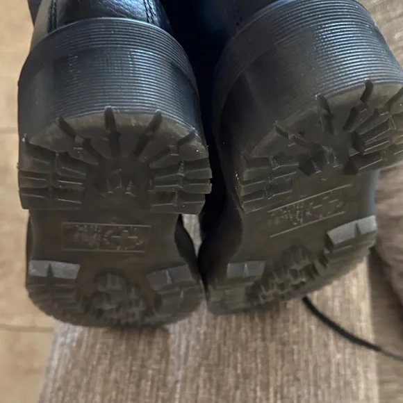 Dr. Martens Black Leather Footbed - Picture 5 of 7